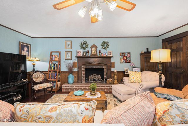 594 New Bethel Road, Piney Flats, TN 37686