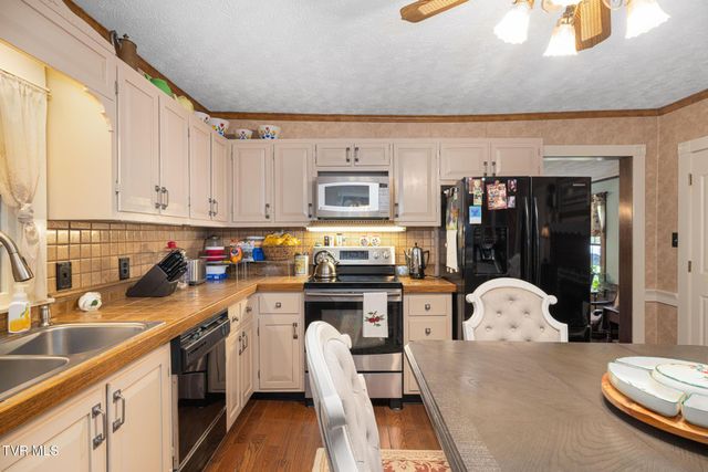 594 New Bethel Road, Piney Flats, TN 37686