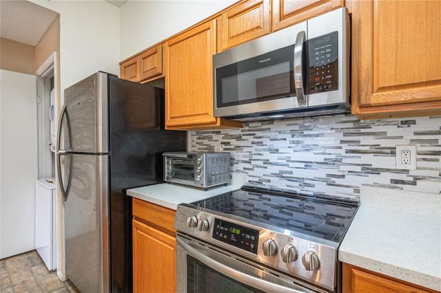 7069 N Holiday Drive, Galveston, TX 77550