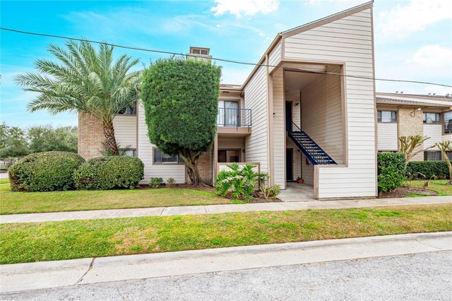 7069 N Holiday Drive, Galveston, TX 77550