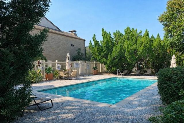 7069 N Holiday Drive, Galveston, TX 77550