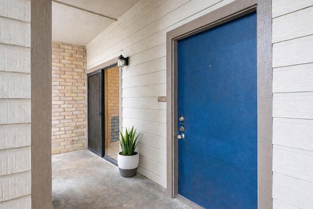 7069 N Holiday Drive, Galveston, TX 77550