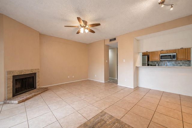 7069 N Holiday Drive, Galveston, TX 77550