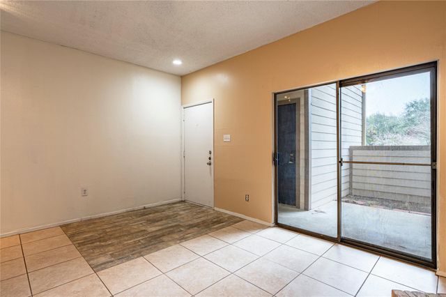 7069 N Holiday Drive, Galveston, TX 77550