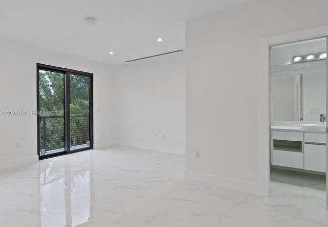 3374 Perry Frow Drive B, Miami, FL 33133