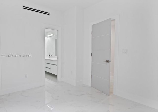 3374 Perry Frow Drive B, Miami, FL 33133