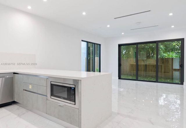 3374 Perry Frow Drive B, Miami, FL 33133