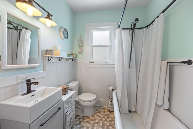 909 Slayton Avenue, Grand Haven City, MI 49417