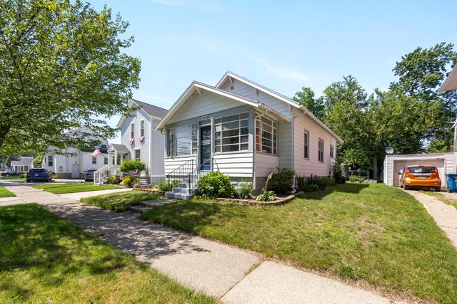 909 Slayton Avenue, Grand Haven City, MI 49417