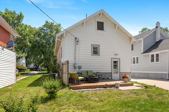 909 Slayton Avenue, Grand Haven City, MI 49417