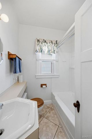 7334 Richmond Place, St Louis, MO 63143