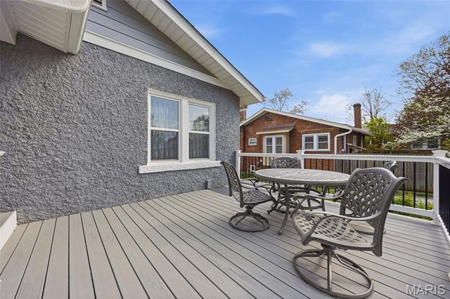 7334 Richmond Place, St Louis, MO 63143