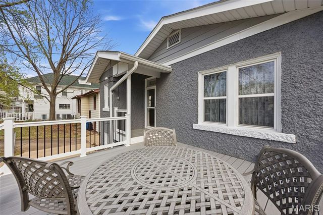 7334 Richmond Place, St Louis, MO 63143