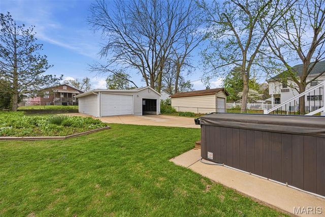 7334 Richmond Place, St Louis, MO 63143