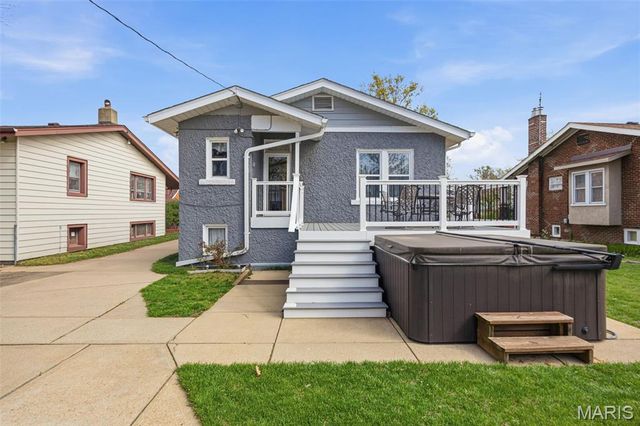 7334 Richmond Place, St Louis, MO 63143
