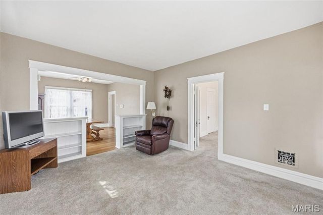 7334 Richmond Place, St Louis, MO 63143