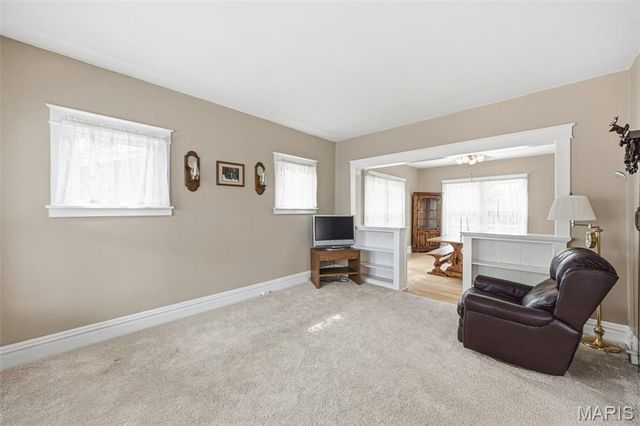 7334 Richmond Place, St Louis, MO 63143