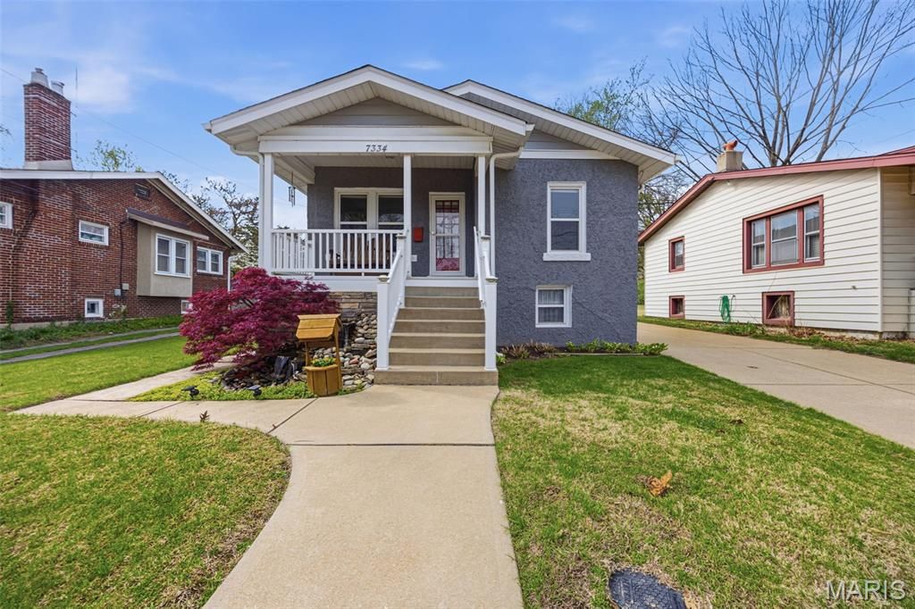 7334 Richmond Place, St Louis, MO 63143