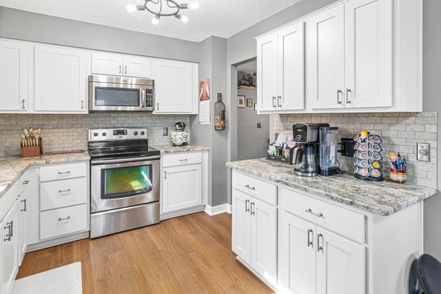 841 Sudberry Lane, Eagan, MN 55123