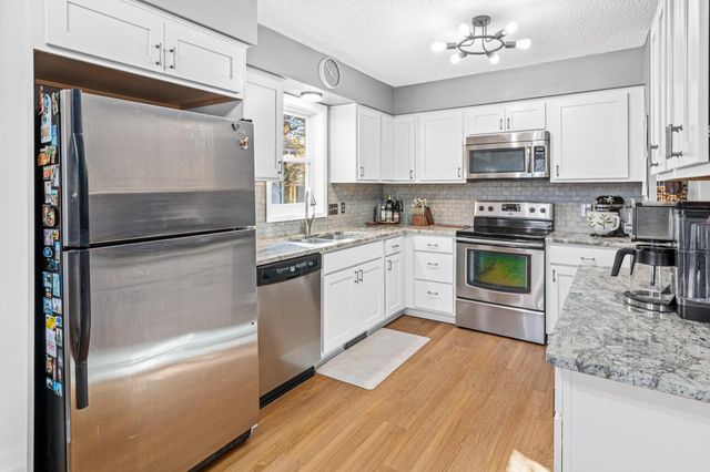 841 Sudberry Lane, Eagan, MN 55123
