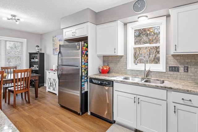 841 Sudberry Lane, Eagan, MN 55123