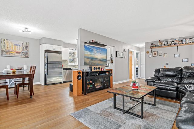 841 Sudberry Lane, Eagan, MN 55123
