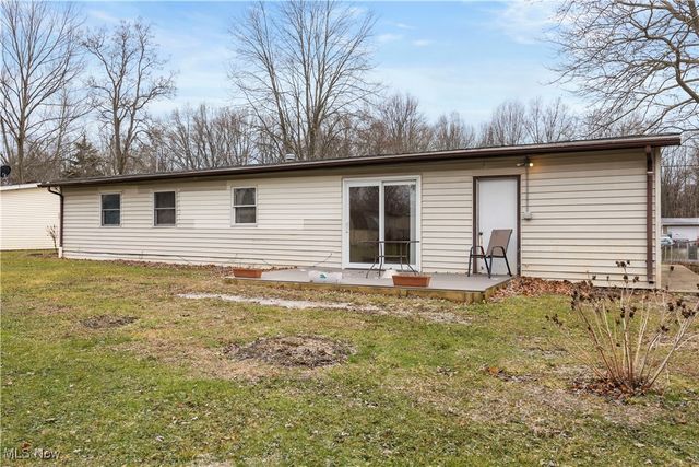 12393 National Drive, Grafton, OH 44044