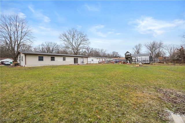 12393 National Drive, Grafton, OH 44044