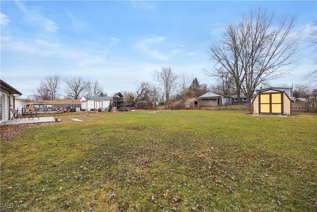 12393 National Drive, Grafton, OH 44044