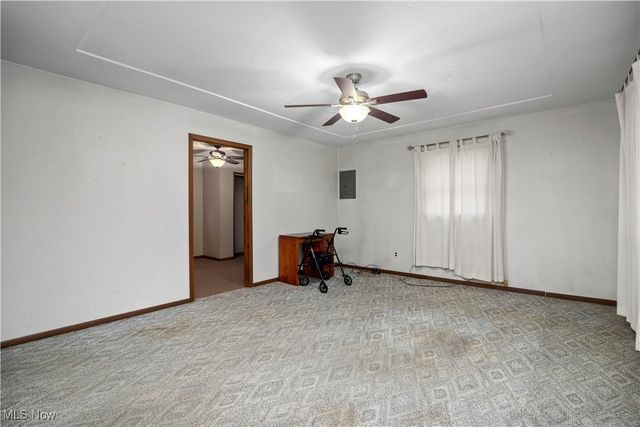 12393 National Drive, Grafton, OH 44044