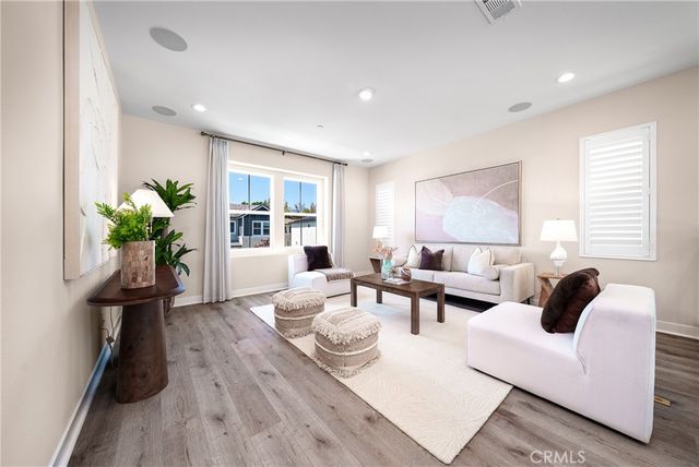 130 Holliston, Lake Forest, CA 92630
