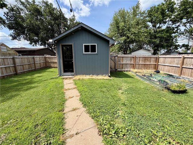 1120 Pacific Avenue, Osawatomie, KS 66064