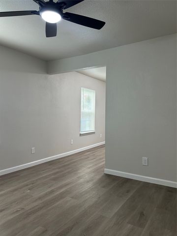 407 N Justin Avenue Unit A, Dallas, TX 75211