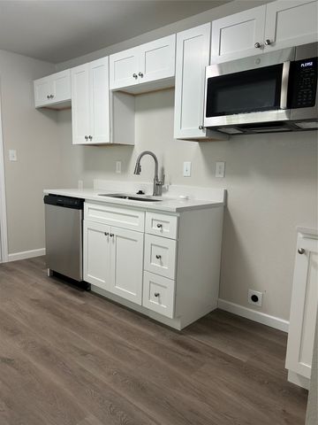 407 N Justin Avenue Unit A, Dallas, TX 75211