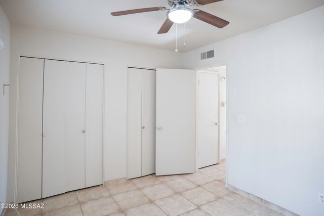 6633 E Calle La Paz, Tucson, AZ 85715