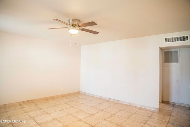 6633 E Calle La Paz, Tucson, AZ 85715