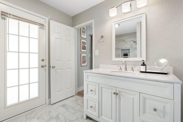 6913 E Kings Avenue, Scottsdale, AZ 85254