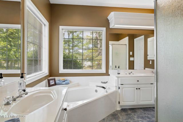 102 Park Place, Clinton, MS 39056
