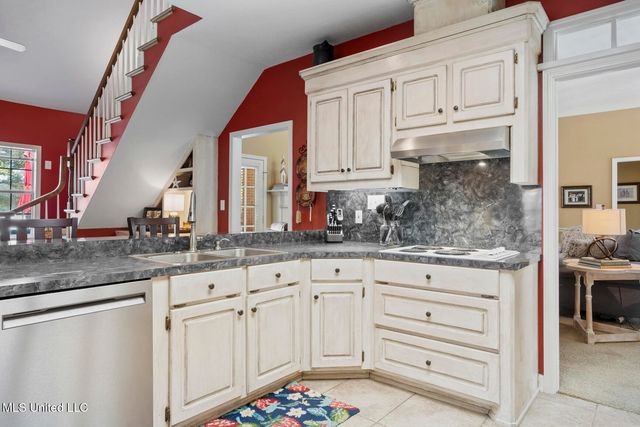 102 Park Place, Clinton, MS 39056