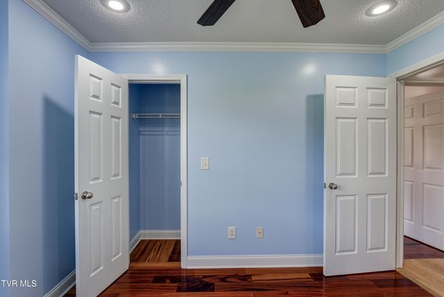 1406 Martins Glen Lane, Gray, TN 37615