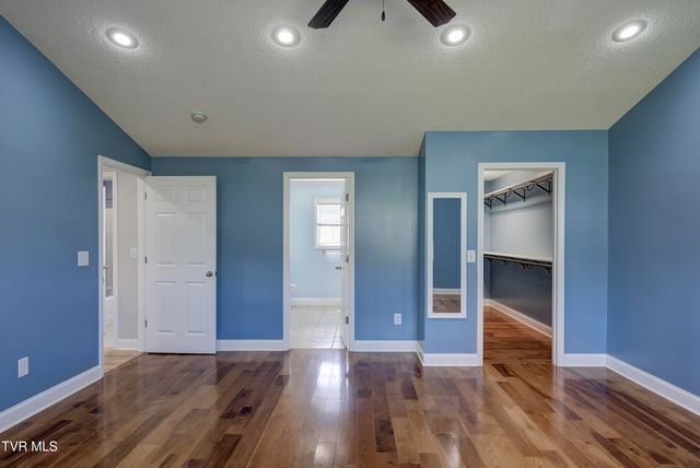 1406 Martins Glen Lane, Gray, TN 37615