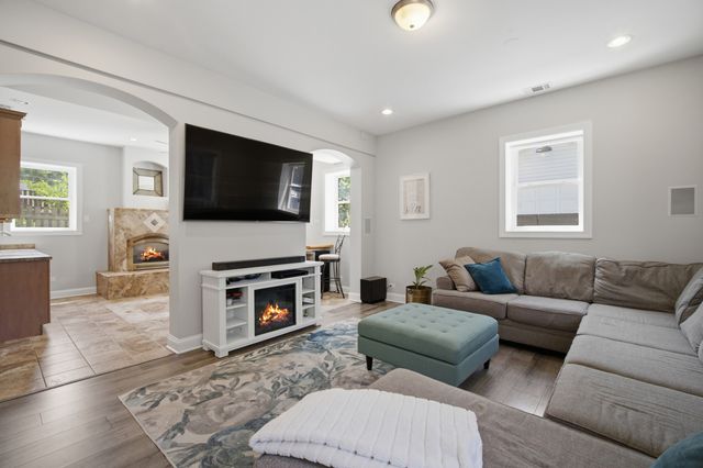 941 Greenwood Avenue, Deerfield, IL 60015