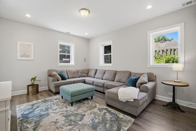 941 Greenwood Avenue, Deerfield, IL 60015