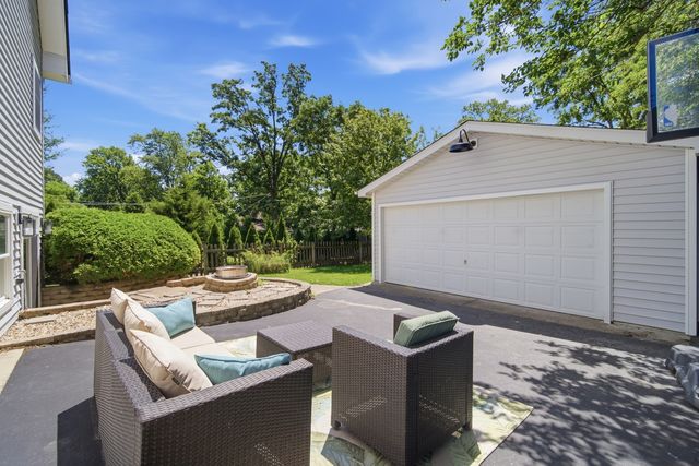 941 Greenwood Avenue, Deerfield, IL 60015