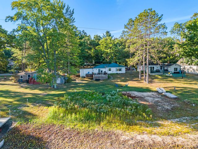 3957 Cleveland Drive W, Lilley Twp, MI 49309