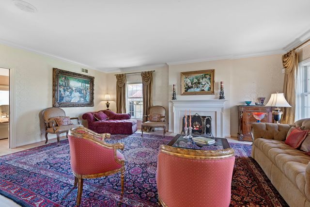 2016 Midwest club Parkway, Oak Brook, IL 60523