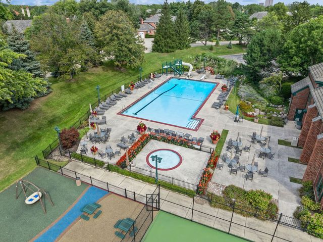 2016 Midwest club Parkway, Oak Brook, IL 60523
