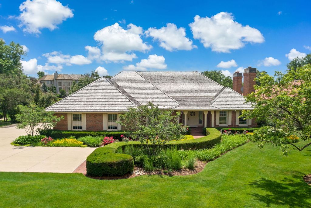 2016 Midwest club Parkway, Oak Brook, IL 60523