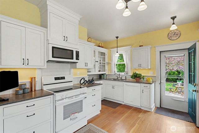 2856 NW 62nd Street, Seattle, WA 98107