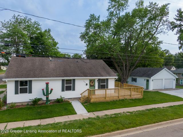 220 Edwards Street, Grand Ledge, MI 48837